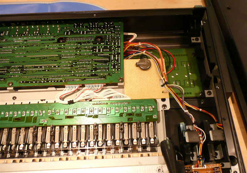 Yamaha DX7s replacement battery installed